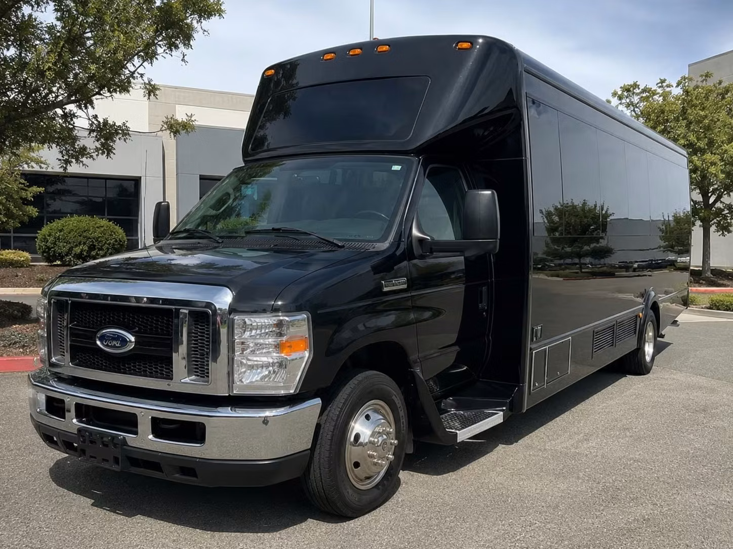 with charterbusrentalnewbedfordma com you can find party buses loaded with the amenities your prom group wants
